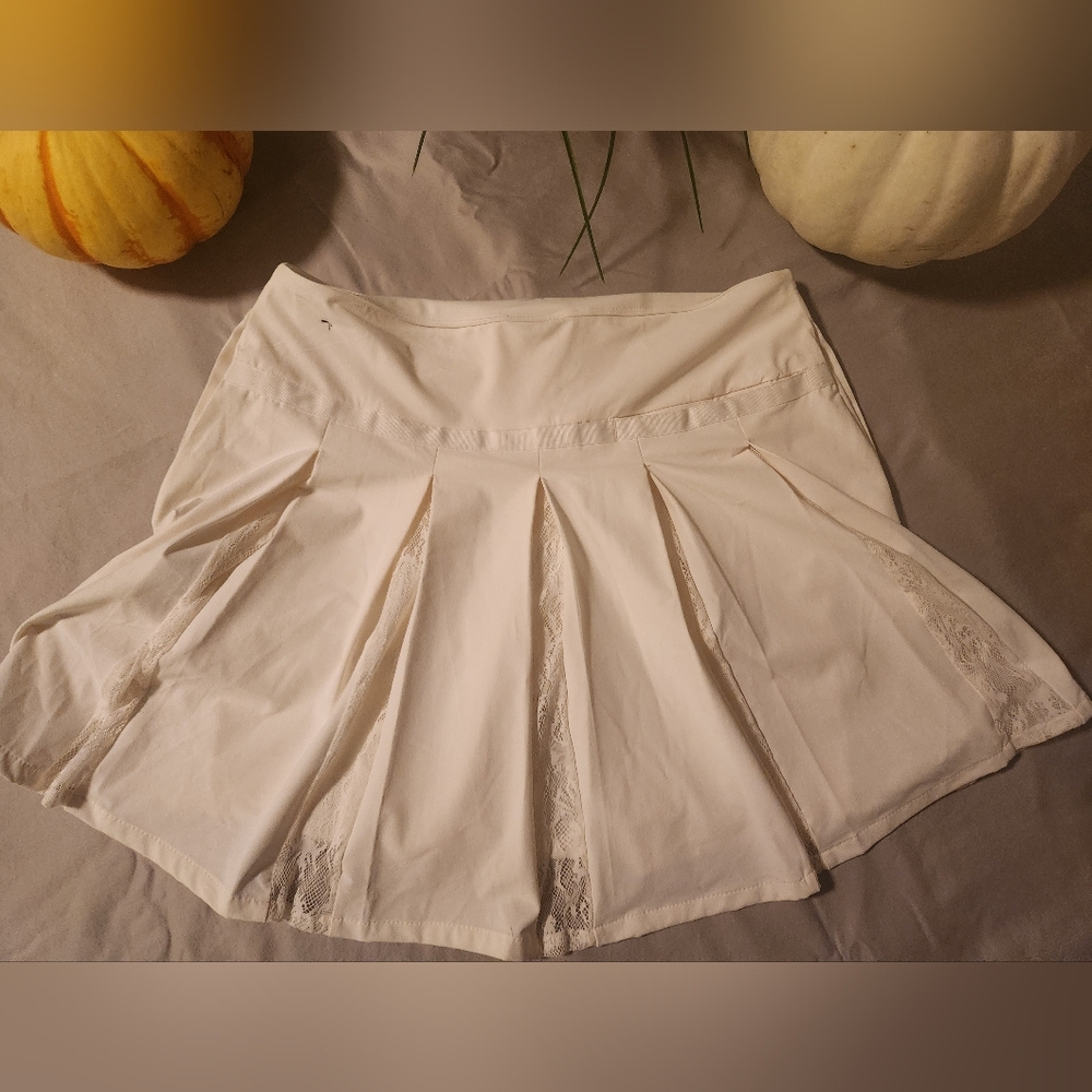 Medium Nike Dry Fit Skort with Lace Pleats